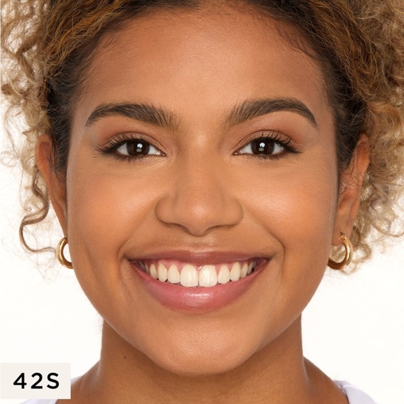 🆕 Tarte Face Shape Tape Pressed Powder Foundation - 42 S Tan Sand - Picture 2 of 2